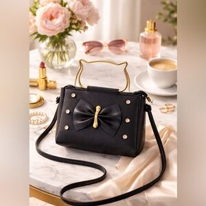 Chic Black Crossbody Bag Kitty Cat 🐈‍⬛ Gold Accents